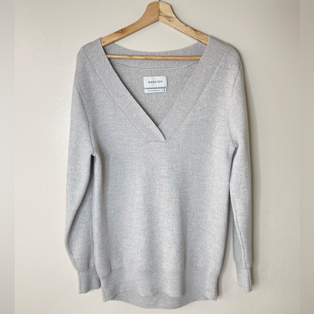 Aritzia/Babaton Light Gray V-Neck Sweater